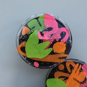 Handmade epoxy resin phone holder